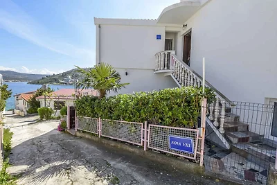 Appartamento Vacanza con famiglia Lokva Rogoznica