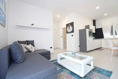 Ferienhaus modern eingerichtet mit Garten und