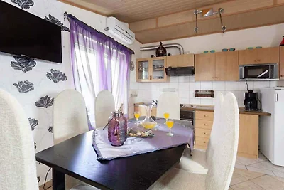 Ferienwohnung mit Balkon und Klimaanlage