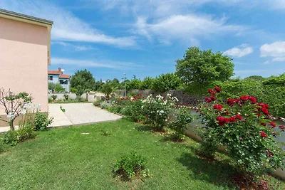 Villa mit Pool und Garten