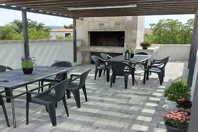 Ferienwohnung mit Pool und Grillterrasse