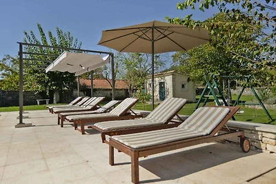 Ferienhaus mit Swimmingpool und Klimanlage
