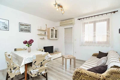 Ferienwohnung mit Pool und Klimaanlage