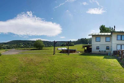 Ferienhaus mit Aussenpool und Pergola