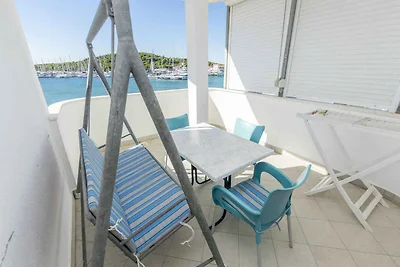 Ferienwohnung mit Balkon und Klimaanlage