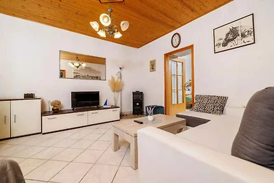 Ferienhaus mit Terrasse und Whirlpool