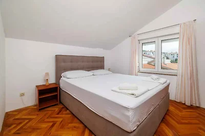 Ferienwohnung mit Terrasse und Meerblick