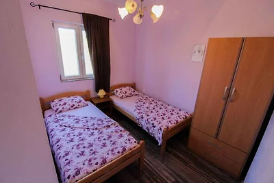 Ferienwohnung mit Balkon und Grill