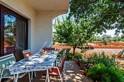 Charmante Ferienunterkunft Lidija in Sukošan 