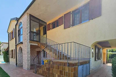 Ferienwohnung mit Pool und Garten