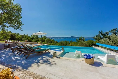 Ferienhaus mit Klimaanlage und Aussenpool