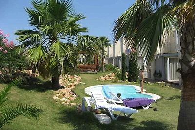 Ferienwohnung mit schönem Garten und verschie