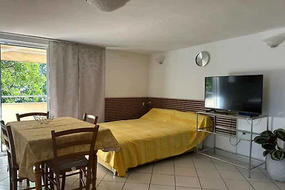 Ferienwohnung mit Pool und Balkon
