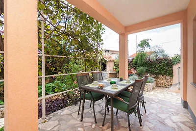 Ferienwohnung Sara in Rogoznica mit Gartenbli