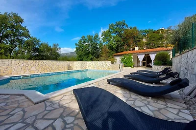 Ferienwohnung mit Balkon und Pool