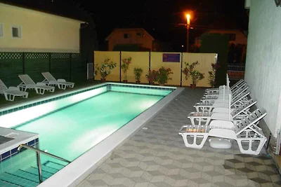 Ferienhaus mit Aussenpool und Klimaanlage