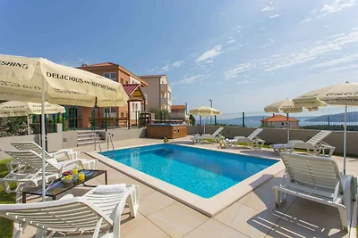 Holiday home relaxing holiday Seget Vranjica