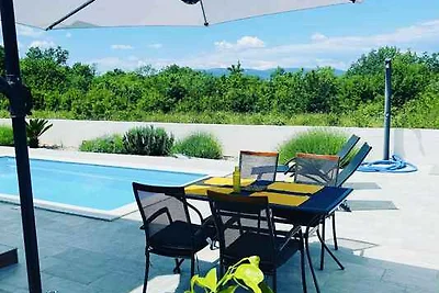 Ferienwohnung mit gemeinsamen Pool ruhig