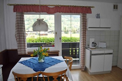 Ferienwohnung mit Balkon und Parkplatz