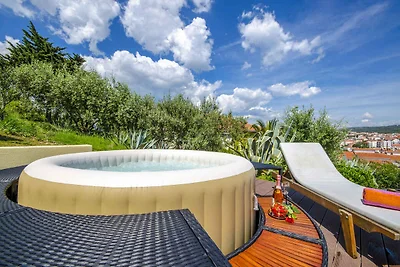 Ferienwohnung mit Balkon und Pool