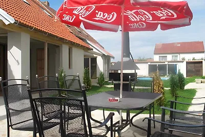 Ferienwohnung mit Aussenpool am Hof