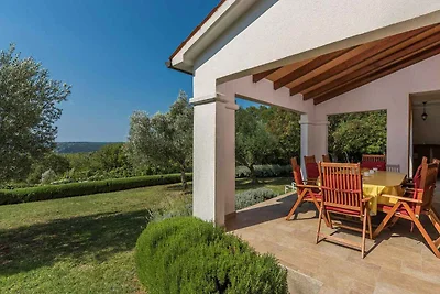 Villa mit Pool und Klimanlage