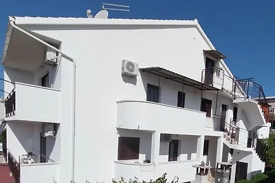 Ferienwohnung mit Klimaanlage und Balkon in S
