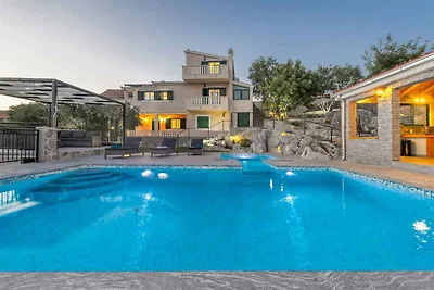 Villa mit Klimaanlage, mit Grillmöglichkeit, 