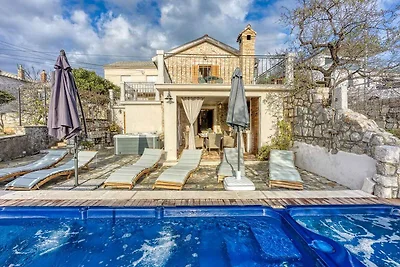 FerienHaus Mit Pool und herrlichem Meerblick