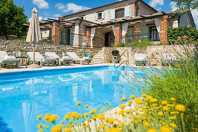 Villa mit Aussenpool
