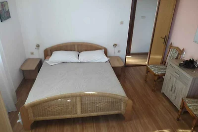 Kompakte Ferienwohnung in Kaštel Štafilić für