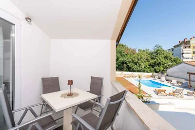 Studio mit Balkon und Pool