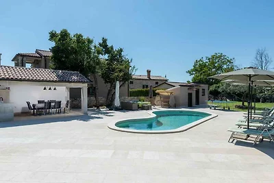 Villa mit Klimaanlage und Pool
