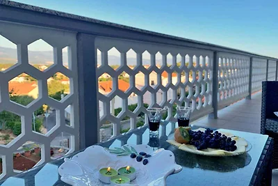 Ferienwohnung mit Balkon und Klimaanlage