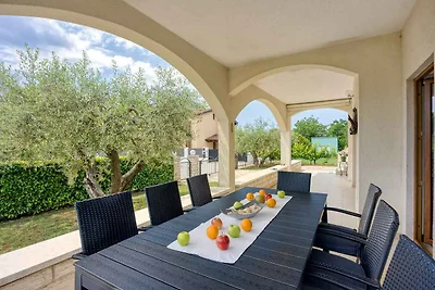 Villa mit drei separaten Apartments