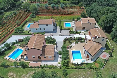 Villa mit Pool und Klimaanlage