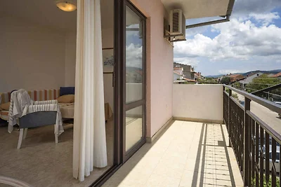 Ferienwohnung mit Klimaanlage und Balkon in S