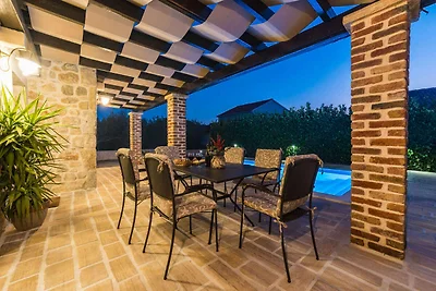 Komfortable Ferienwohnung Sandra in Sukošan m