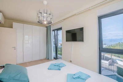 Ferienwohnung mit privatem Pool und Meerblick