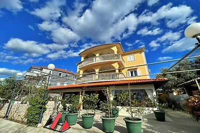 Ferienwohnung mit Balkon und Klimaanlage