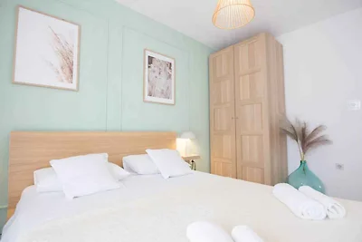 Ferienwohnung mit Klimaanlage und Balkon