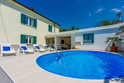 Ferienhaus mit Pool und Grill