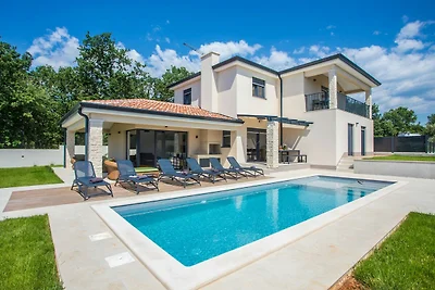 Villa mit Klimaanlage und Pool