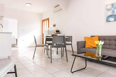 Ferienwohnung mit Klimaanlage und nur 220 m v