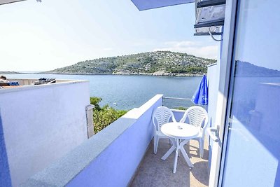 Ferienwohnung am Meer mit Balkon