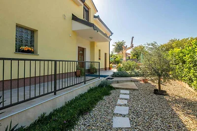 Villa mit Aussenpool