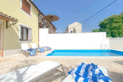 Villa Ginevra mit Pool