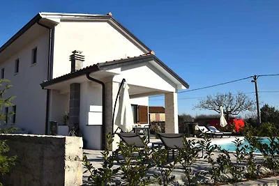 Villa mit Swimmingpool