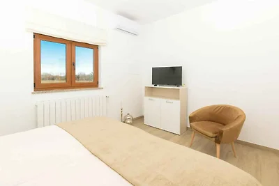 Villa mit Klimaanlage und Pool