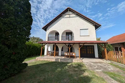 Ferienhaus mit Innenpool, Whirlpool und Sauna